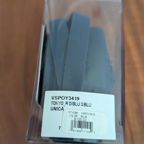 Versace Versus Logo Raised Lion Soft Watch Case With Wrist Strap (wristlet) Nwt - Picture 4 of 4